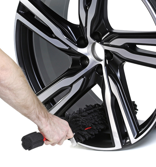 REV Auto's Verdant Wheel Brush